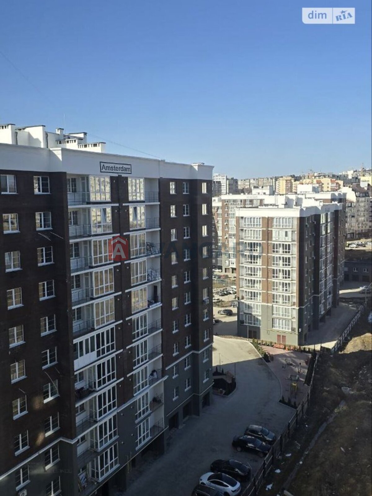 3 ��. ��������, 83/47/17 ��. �., 8/10 ������ ���� 4