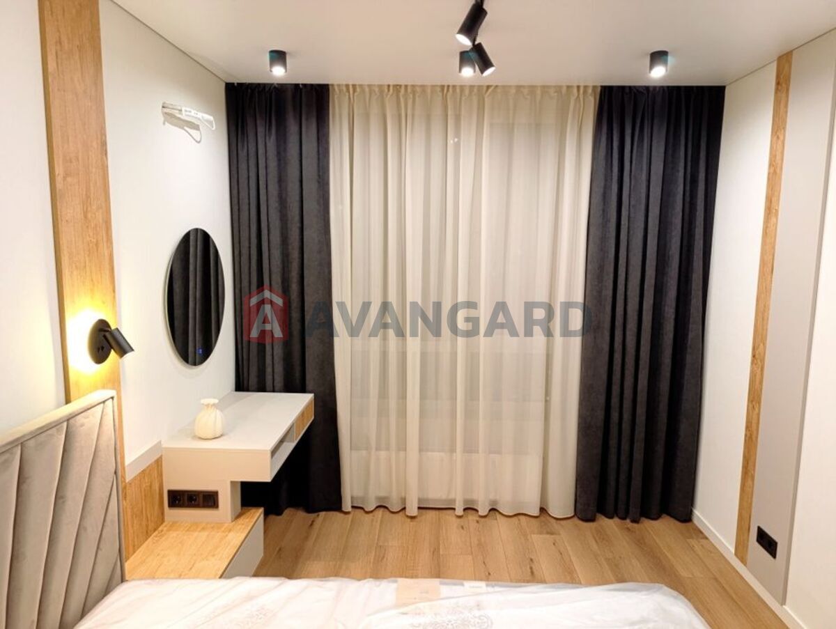 1 ��. ��������, 42/-/18 ��. �., 16/25 ������ ���� 15