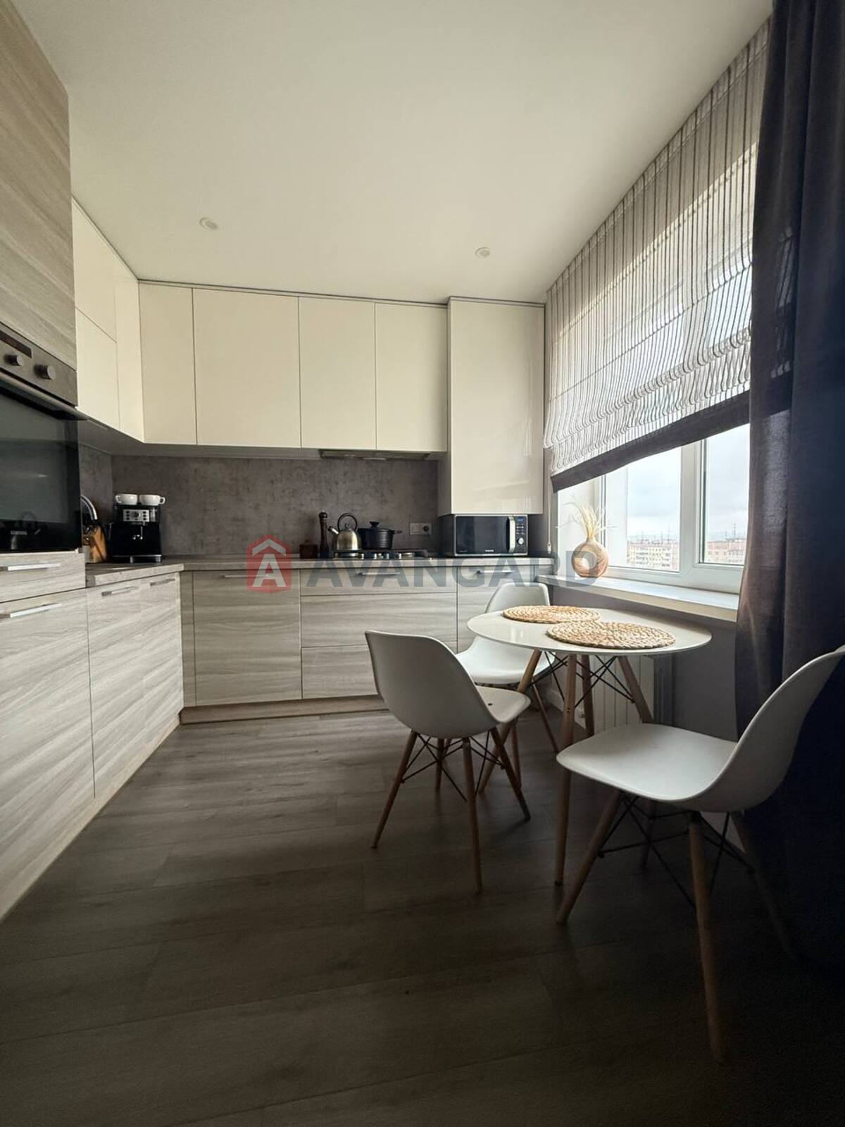 3 . , 70,6/-/8 . ., 9/9   4