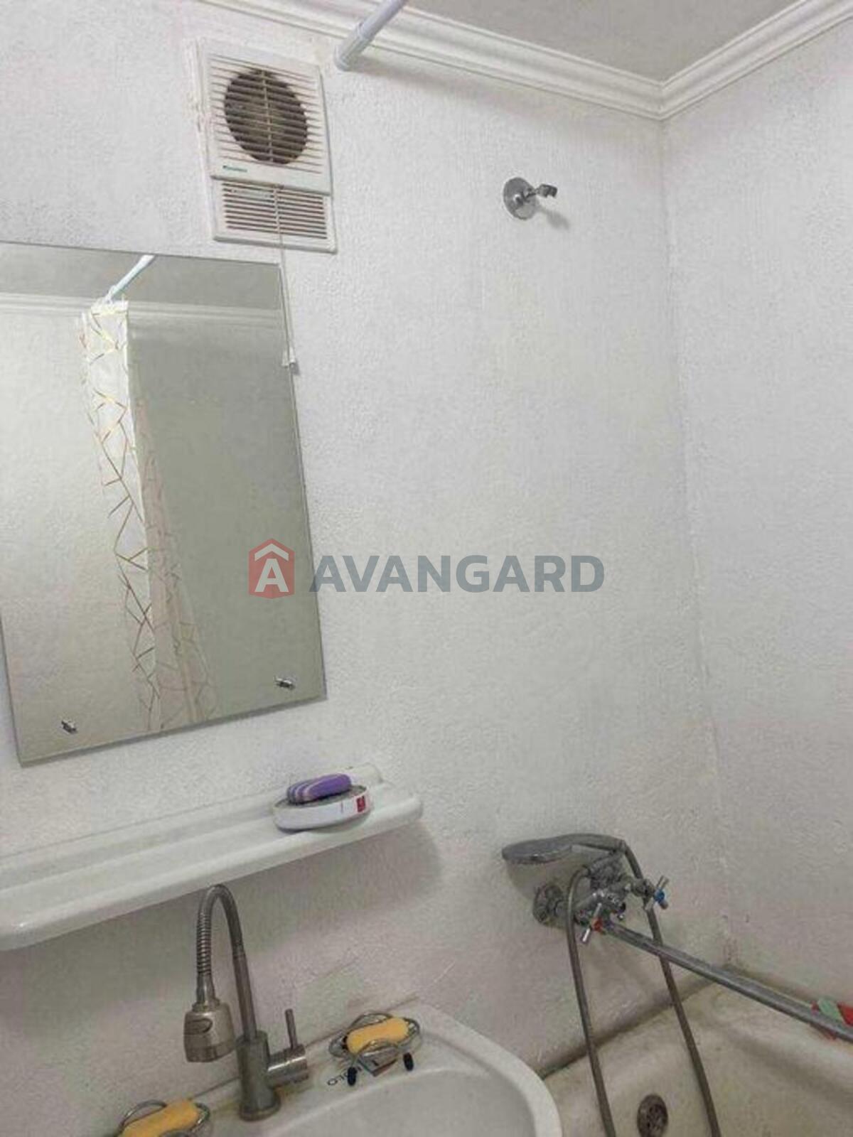 2 ��. ��������, 51/-/7 ��. �., 9/9 ������ ���� 8