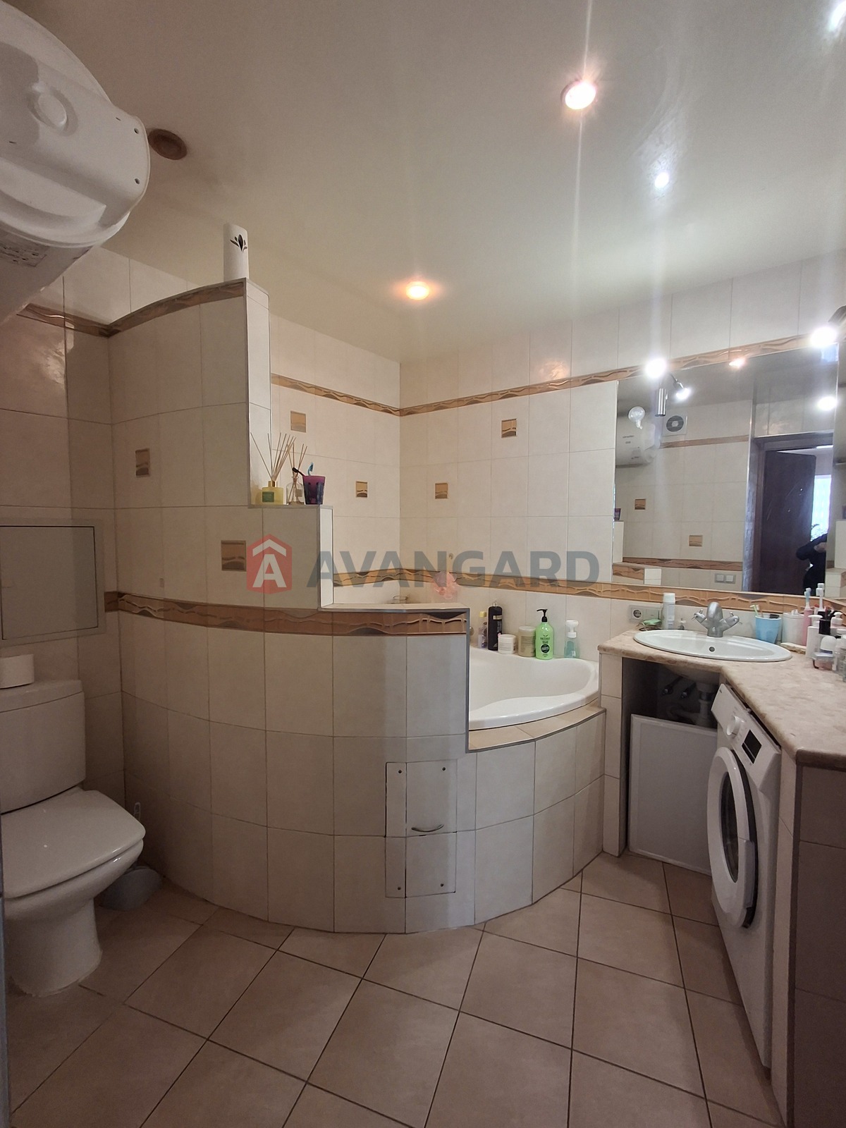 2 ����. ��������, 84/46/31 ��. �., 9/9 ���� ���� 15