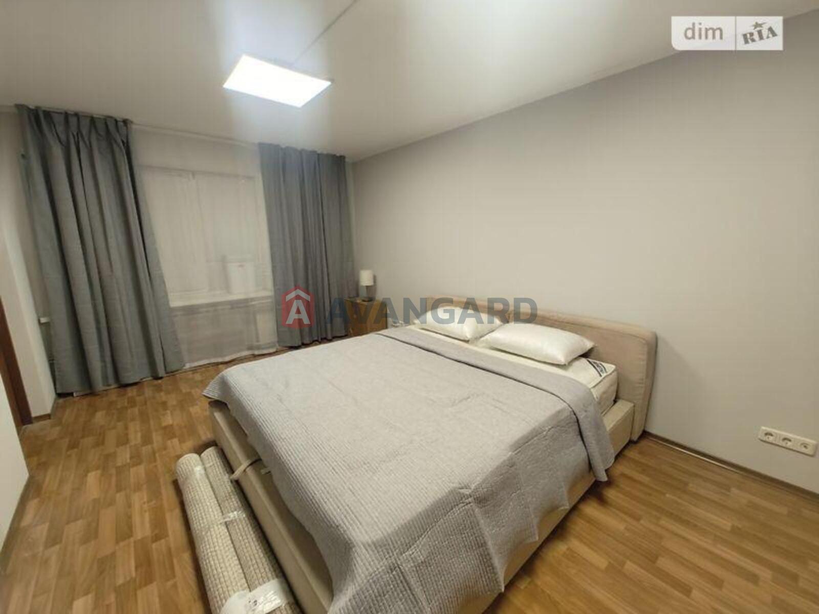 1 ��. ��������, -/-/- ��. �., 1/9 ������ ���� 5