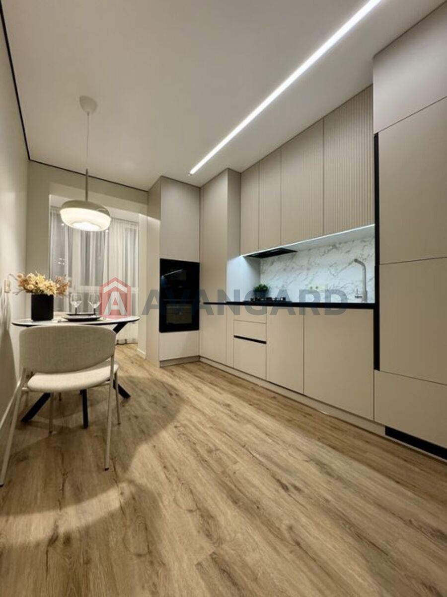 1 ��. ��������, 40/-/13 ��. �., 7/10 ������ ���� 1