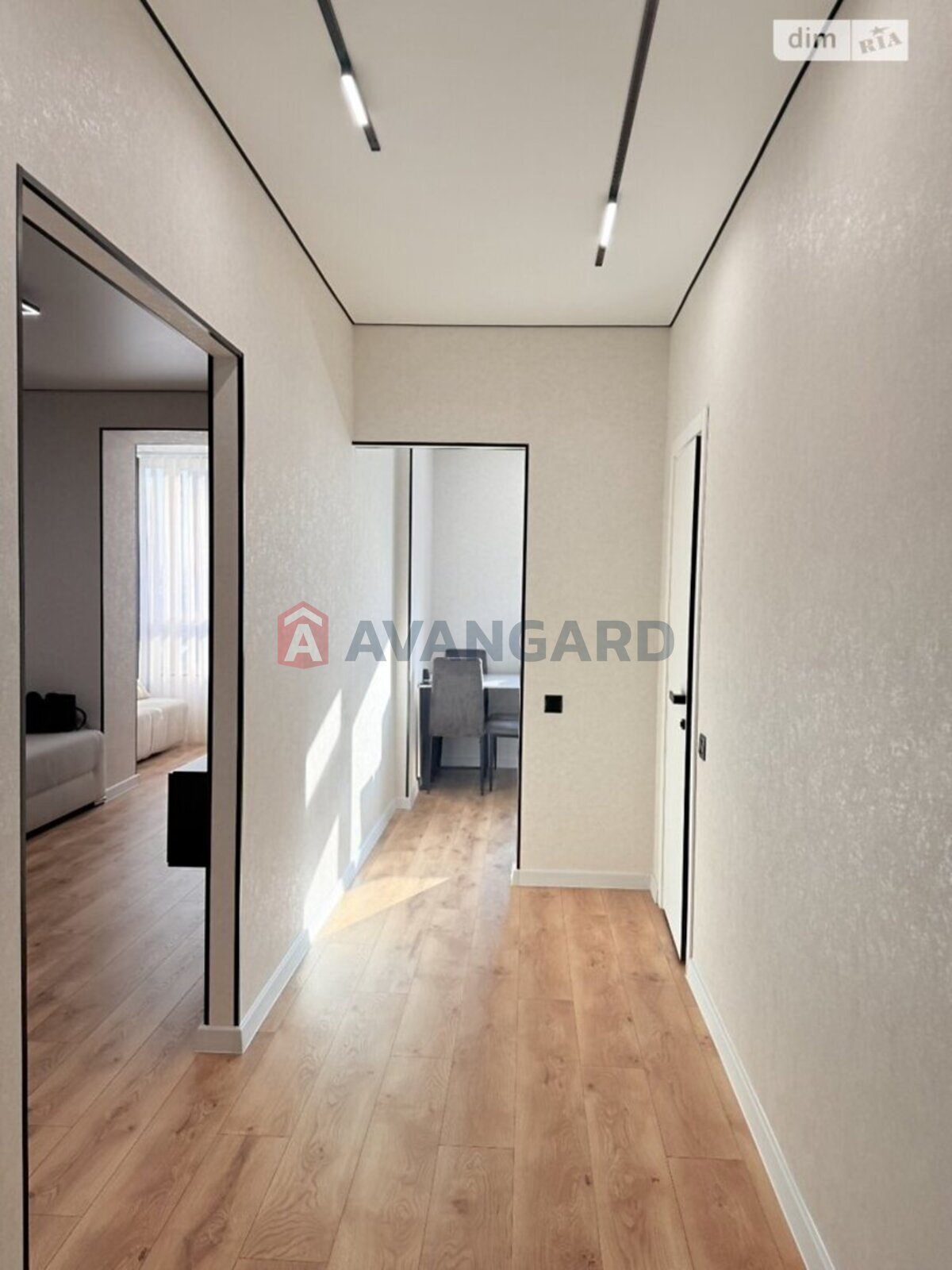 1 ��. ��������, 43/23/8 ��. �., 8/10 ������ ���� 6