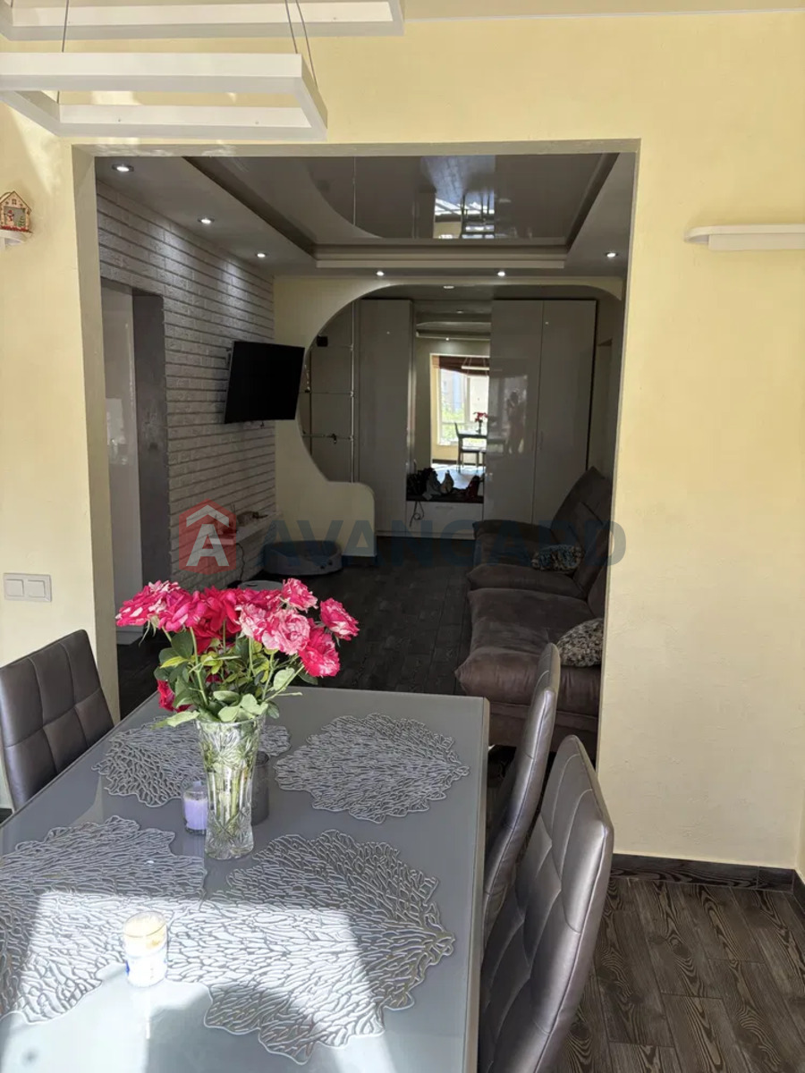 4 ����. ��������, 102/-/10 ��. �., 3/10 ���� ���� 5