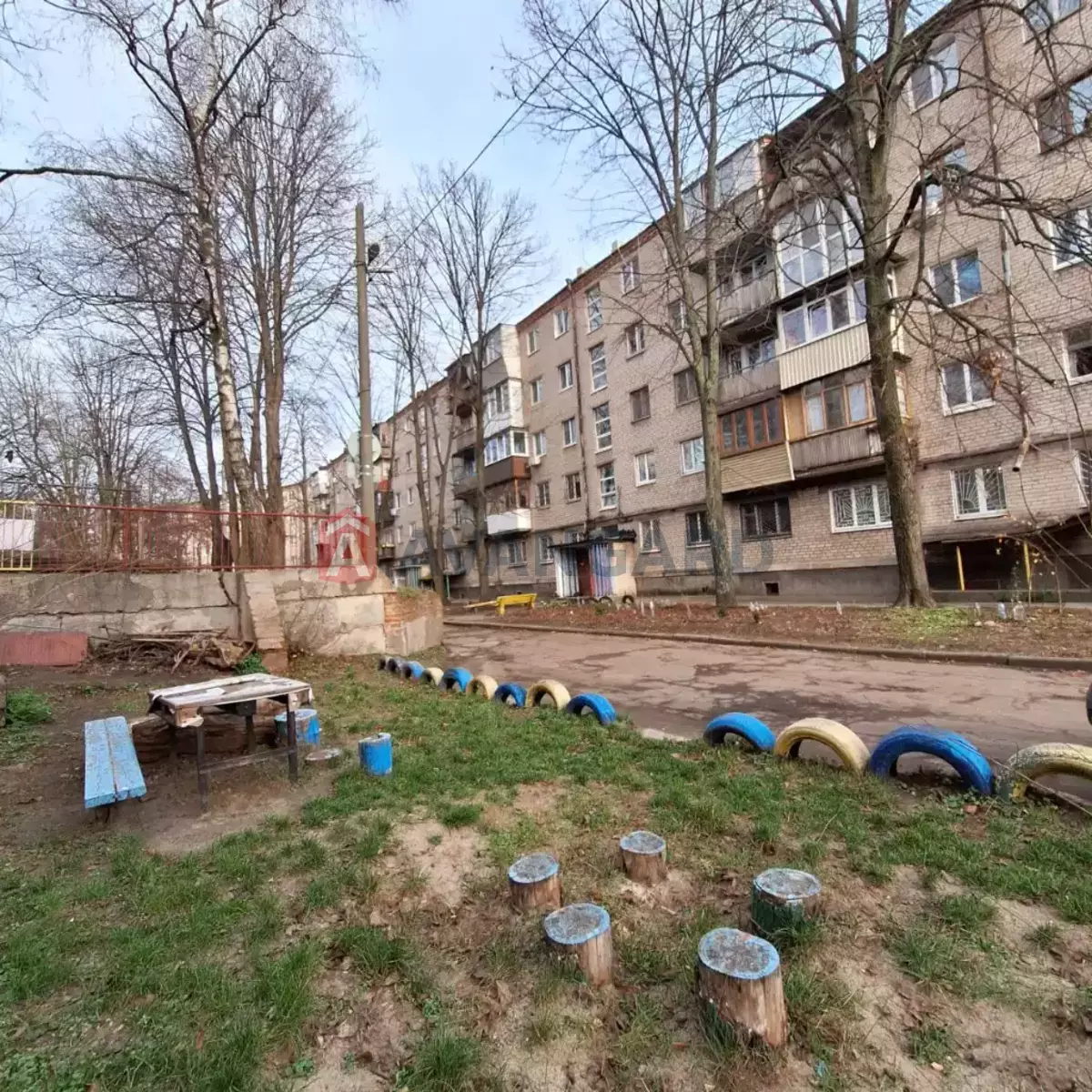 3 ��. ��������, 58/-/6 ��. �., 4/5 ������ ���� 18