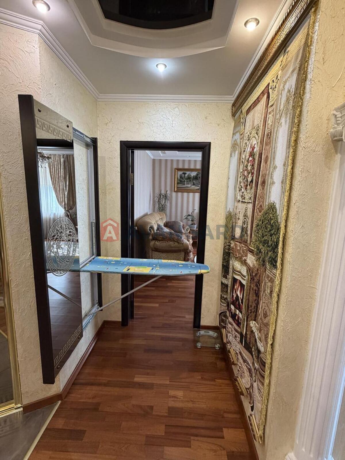 2 ��. ��������, 85/42/17 ��. �., 14/23 ������ ���� 7