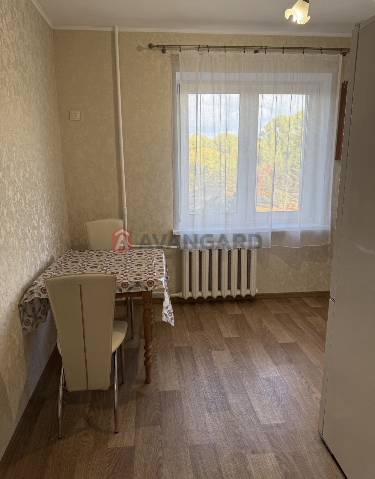 1 ��. ��������, 38,8 /-/10 ��. �., 3/9 ������ ���� 11