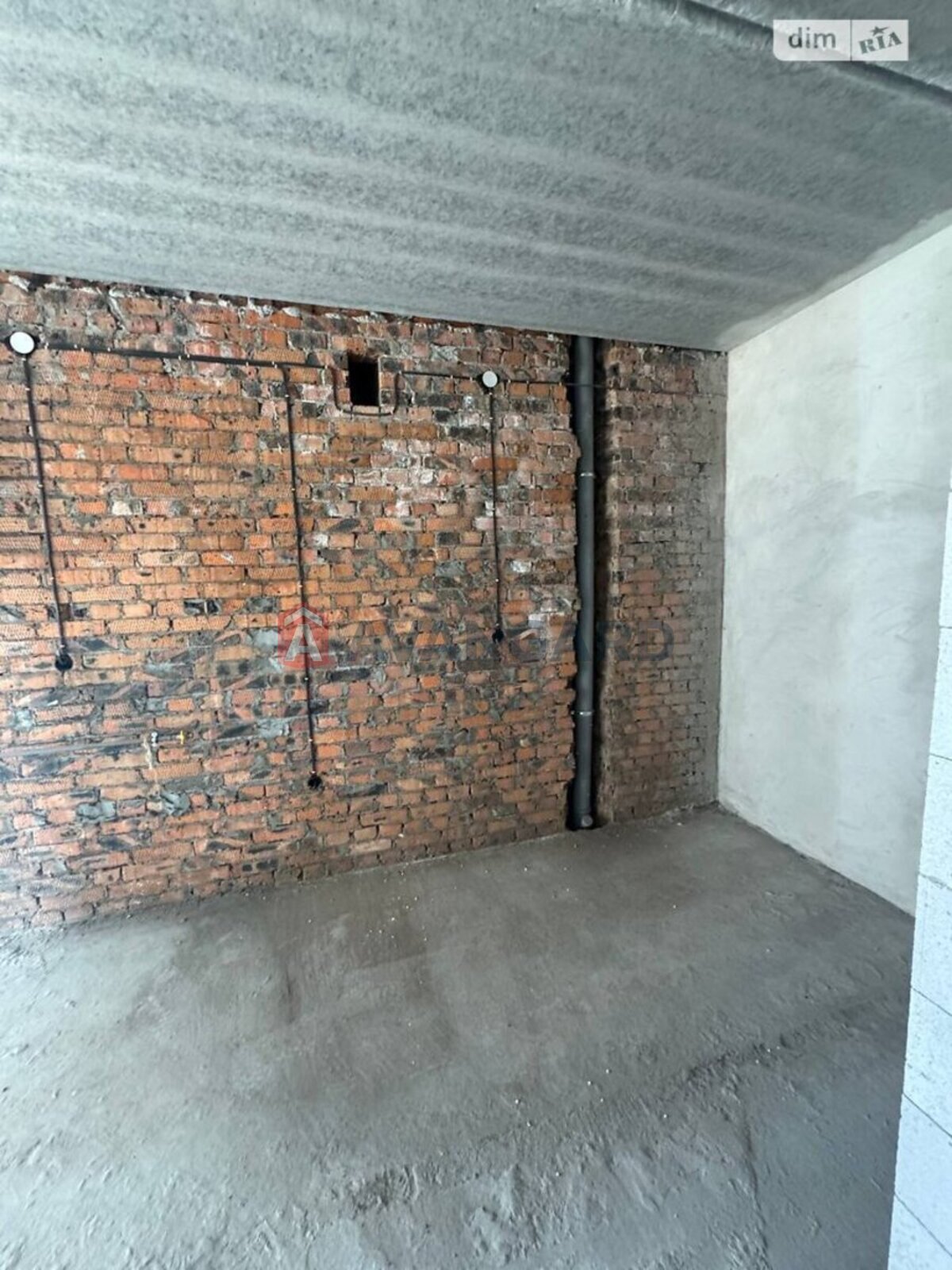 2 ��. ��������, 68/34/20 ��. �., 3/10 ������ ���� 9