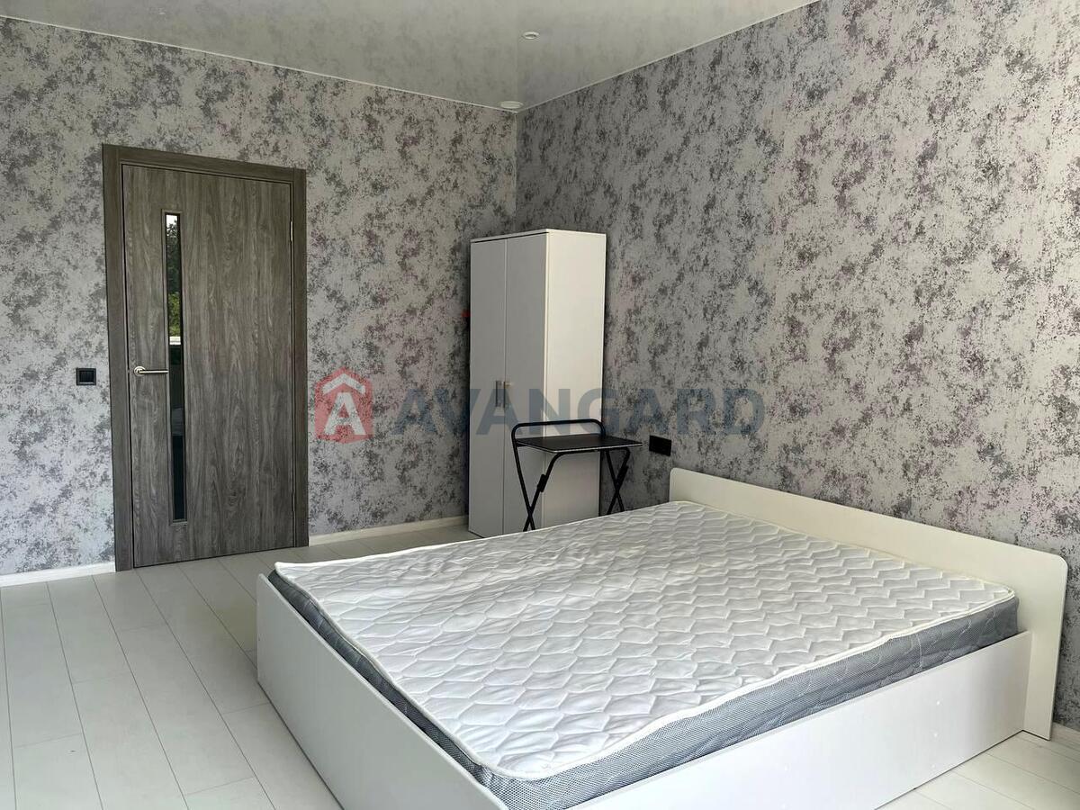 1 ��. ��������, 38.9 / 15.1 / 13.6 ��. �., 3/10 ������ ���� 6