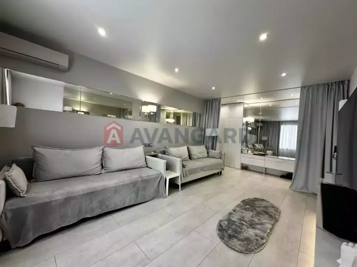 3 ��. ��������, 65/40/9 ��. �., 8/9 ������ ���� 5