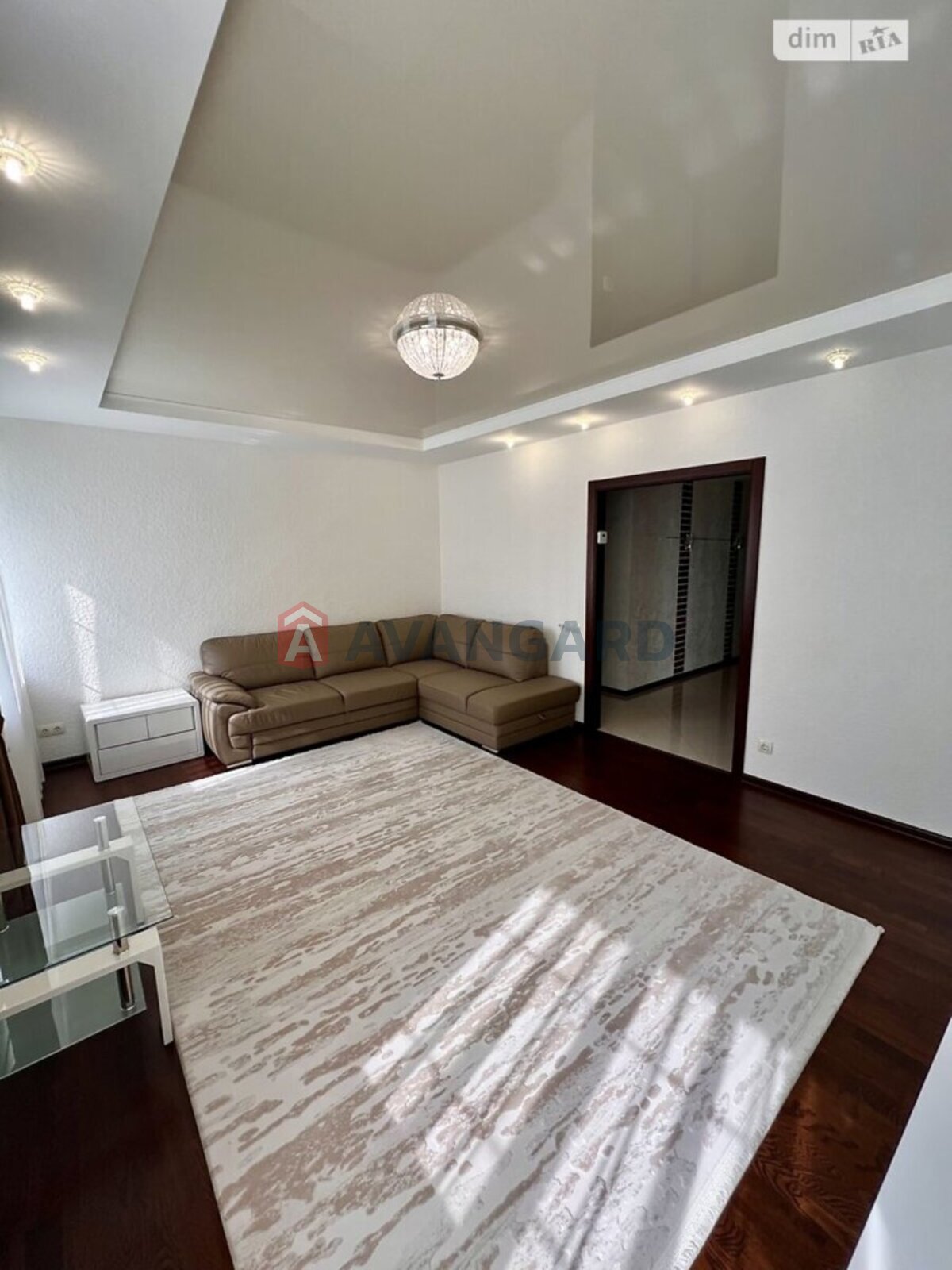 4 ��. ��������, 108/71/11 ��. �., 4/7 ������ ���� 5