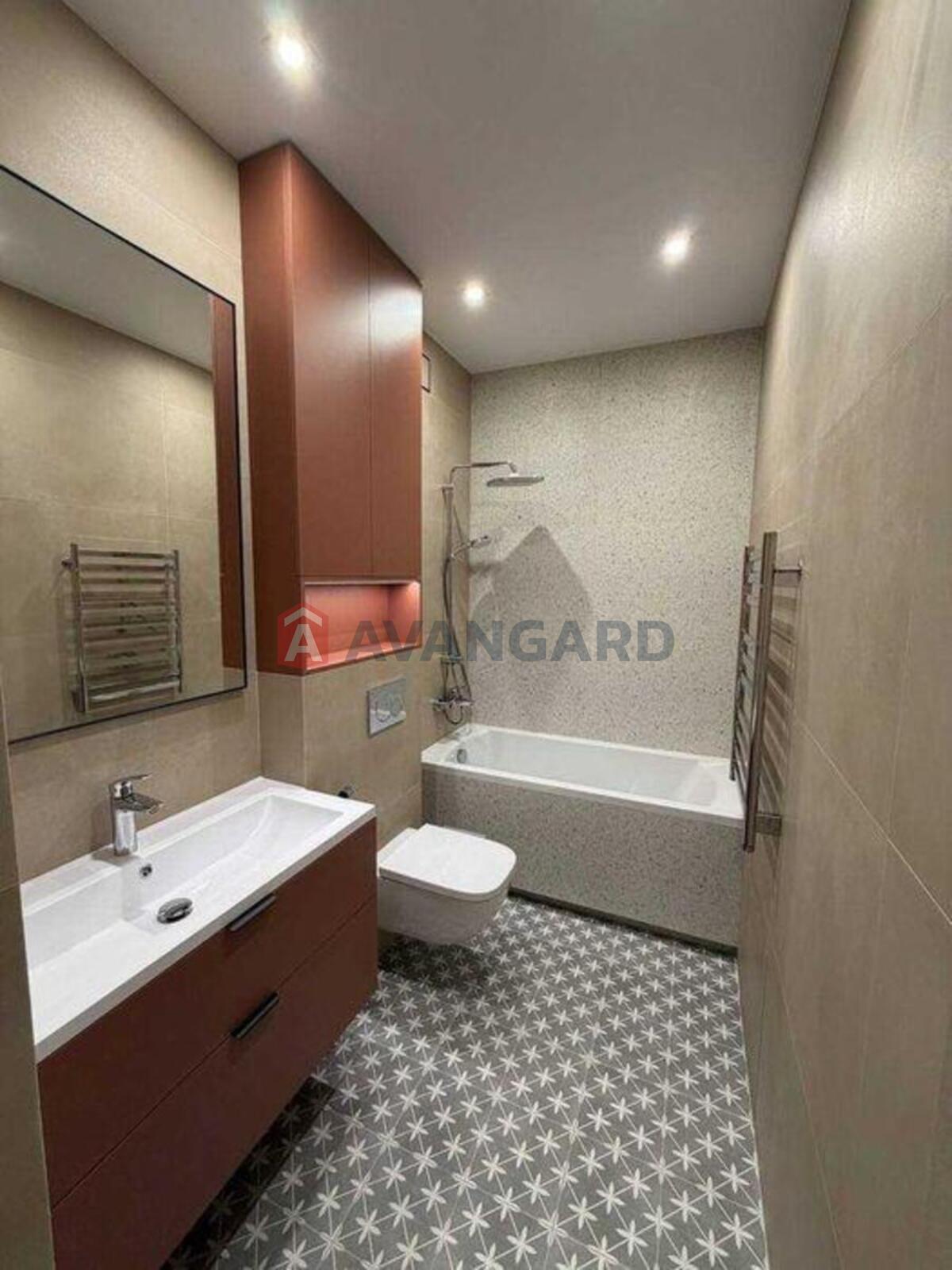 1 ����. ��������, 40/-/20 ��. �., 4/10 ���� ���� 24