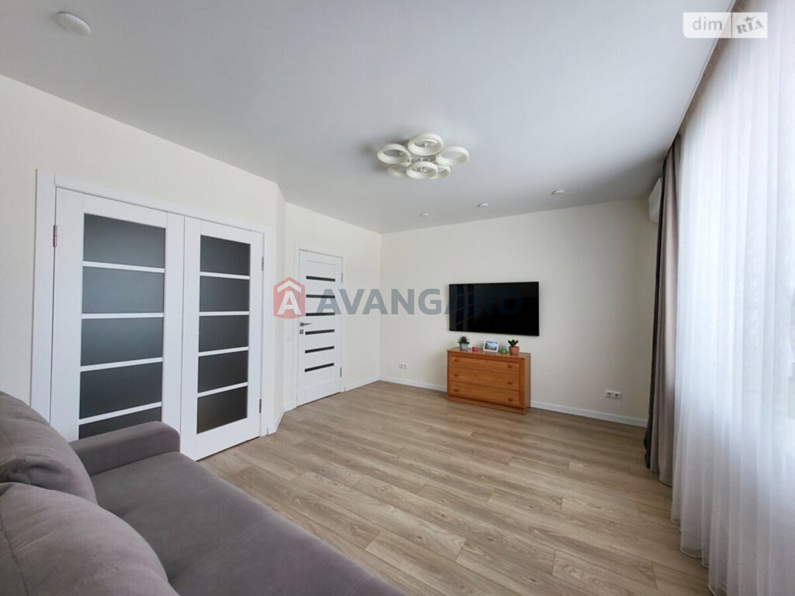 2 ����. ��������, 56/-/14 ��. �., 9/12 ���� ���� 10