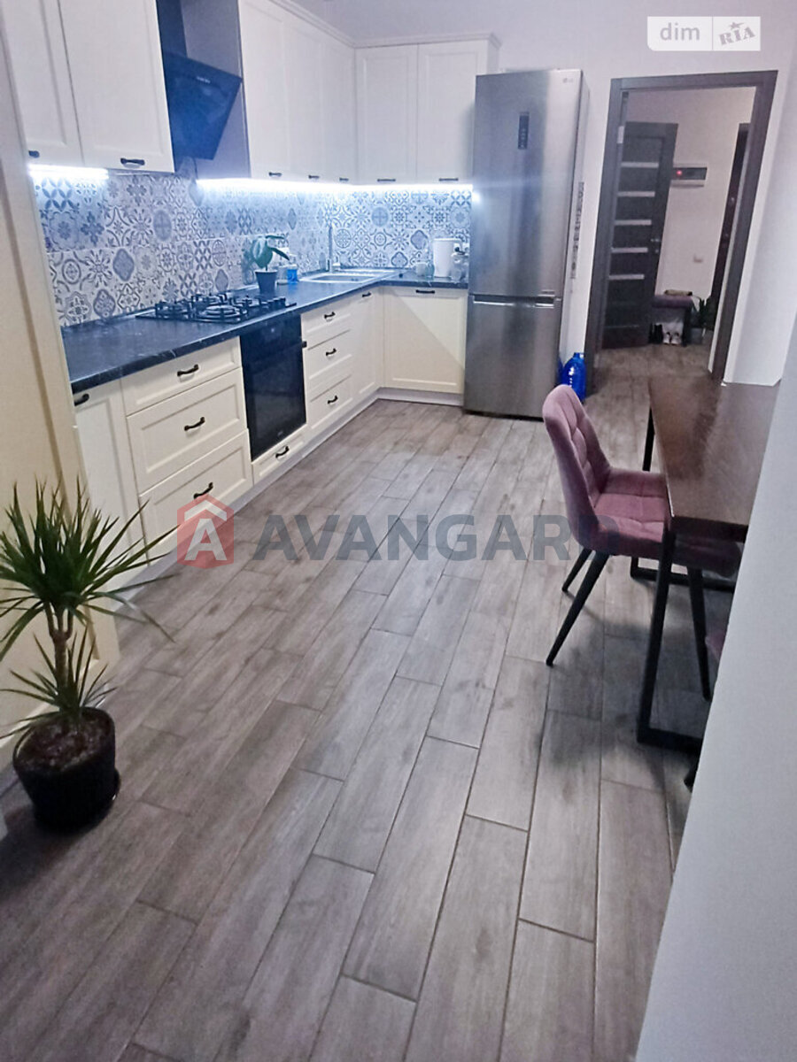 1 ��. ��������, 48/18/14 ��. �., 3/12 ������ ���� 2