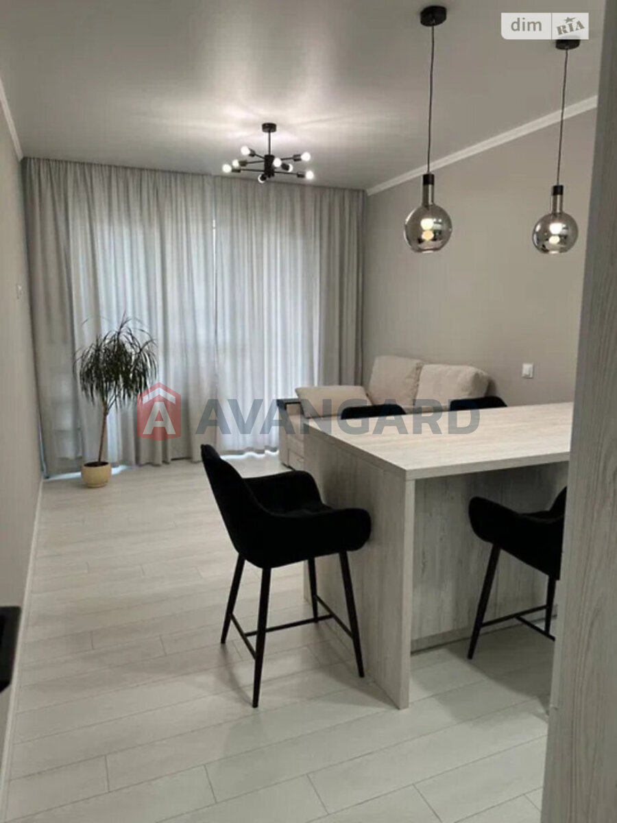 2 ��. ��������, 49/-/17 ��. �., 10/14 ������ ���� 18