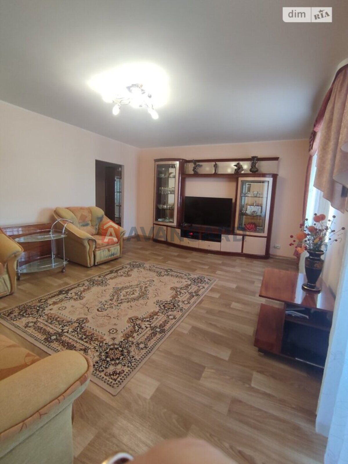 4 ��. ��������, 119/-/- ��. �., 5/5 ������ ���� 28