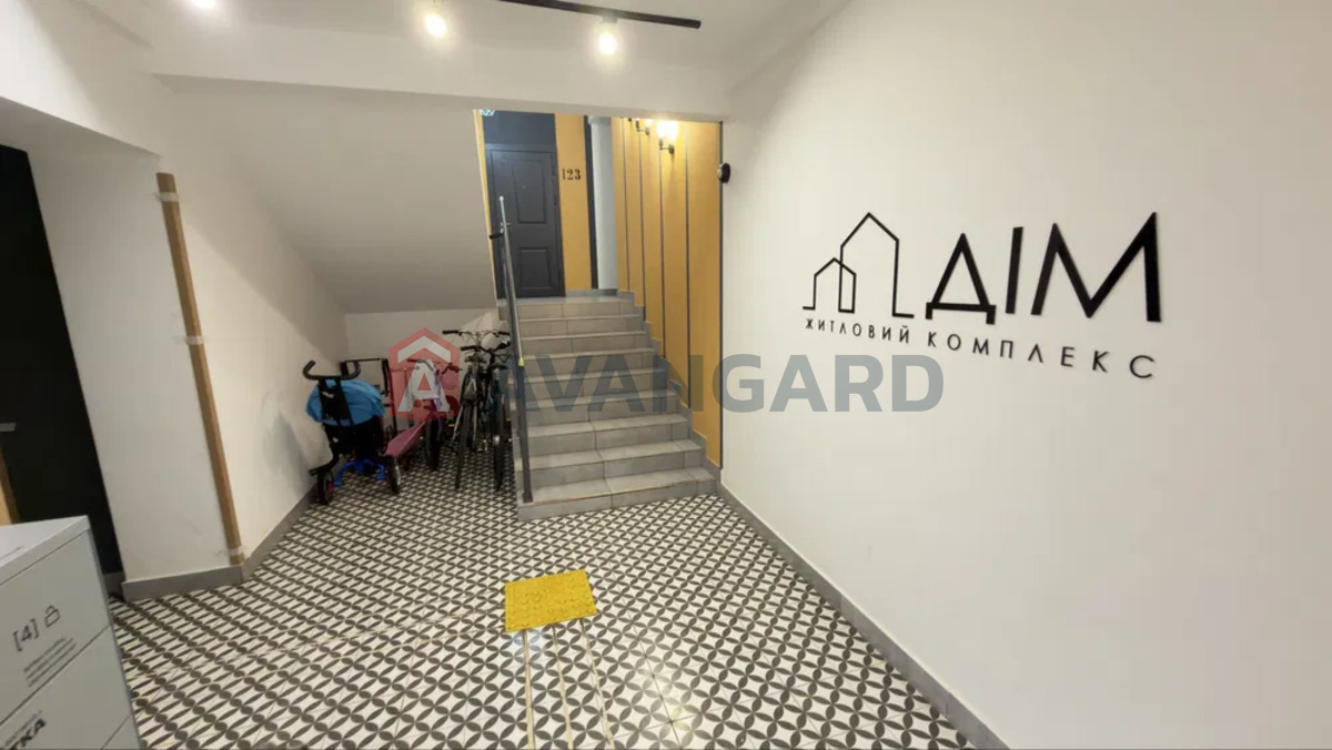 1 ��. ��������, 44/-/16 ��. �., 10/10 ������ ���� 20