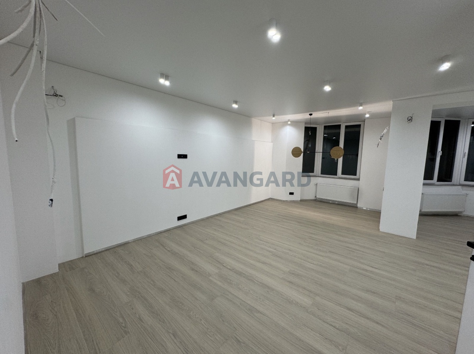 3 ��. ��������, 76/40/32 ��. �., 6/10 ������ ���� 4