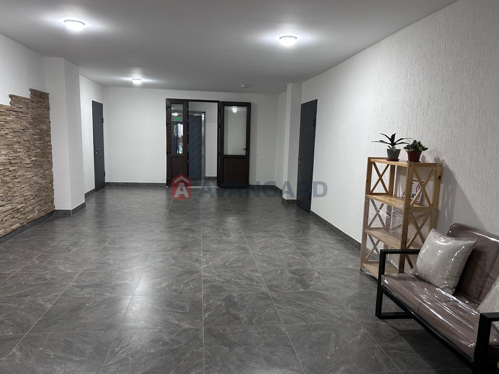 2 ��. ��������, 75,5/42,1/13,6 ��. �., 6/9 ������ ���� 5