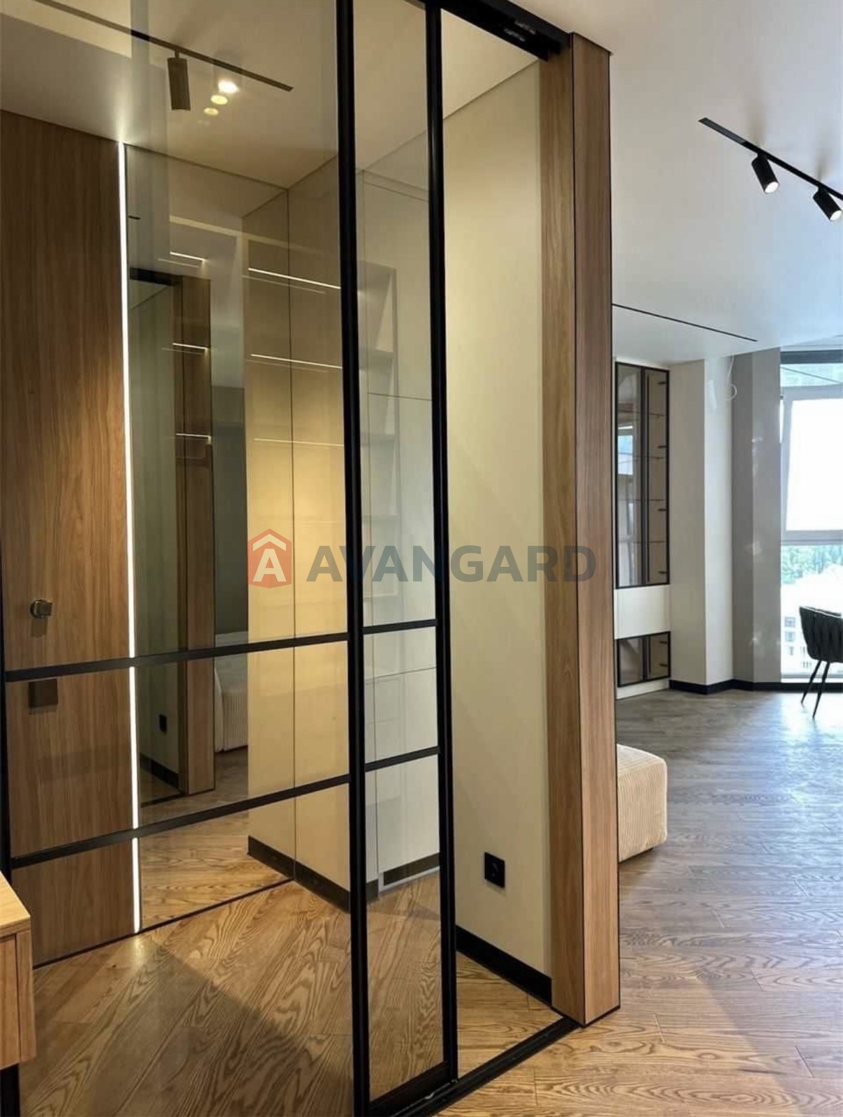 1 ��. ��������, 50/40/10 ��. �., 24/30 ������ ���� 7