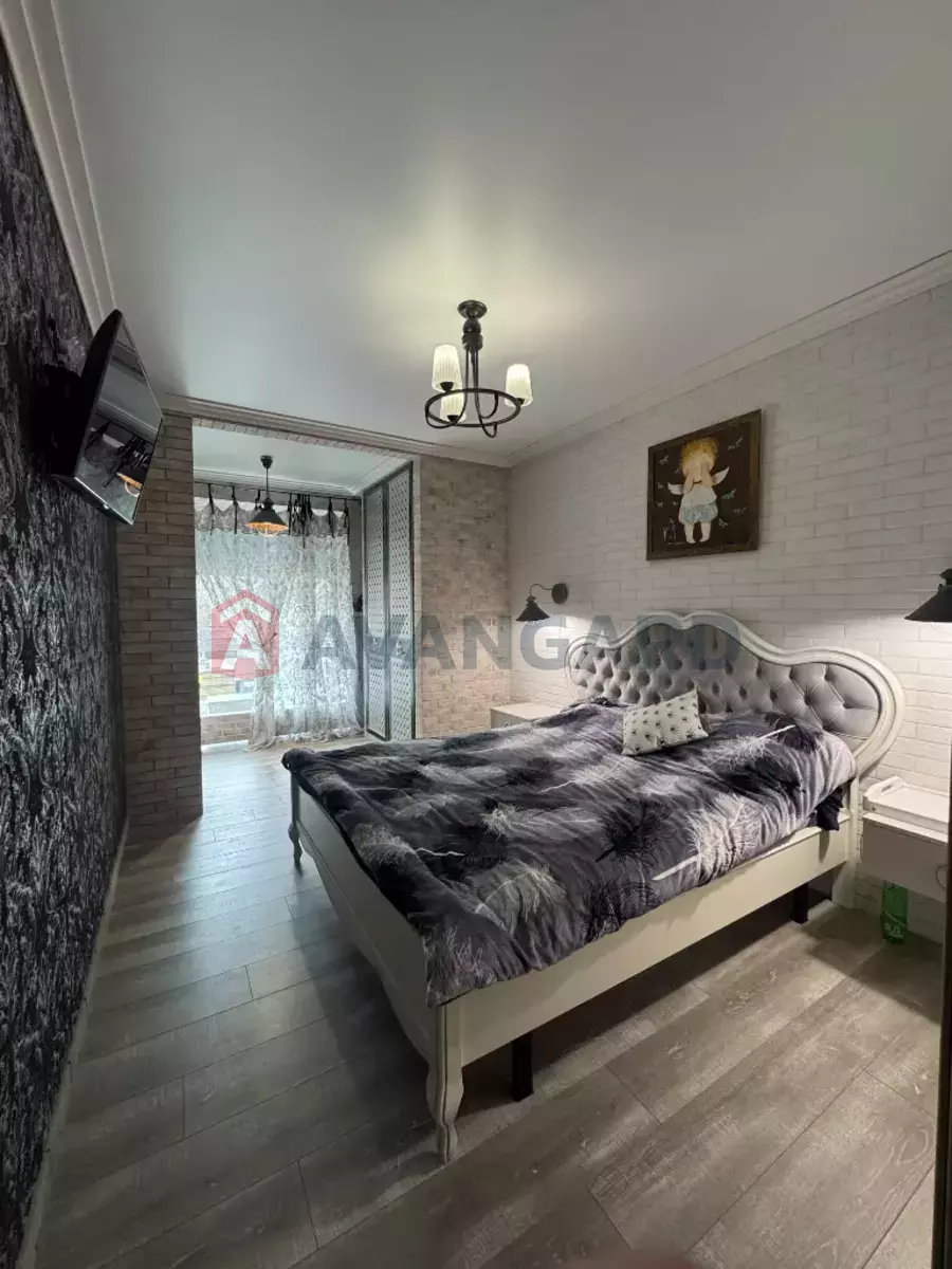 1 ��. ��������, 48/-/- ��. �., 2/10 ������ ���� 8