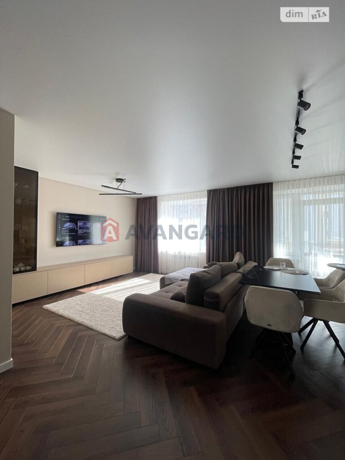 3 ��. ��������, 78/-/43 ��. �., 3/8 ������ ���� 9