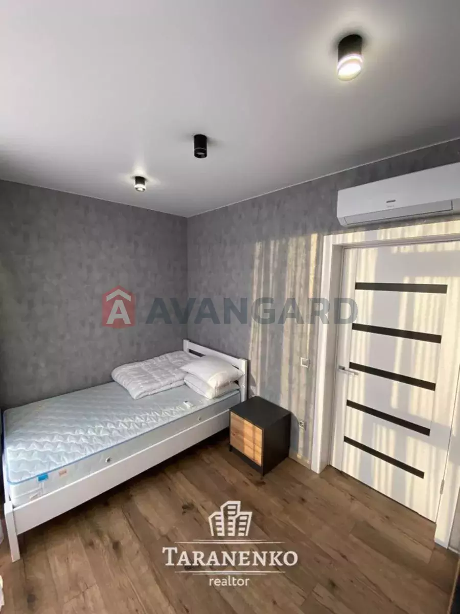 2 ��. ��������, 65/-/25 ��. �., 8/10 ������ ���� 3