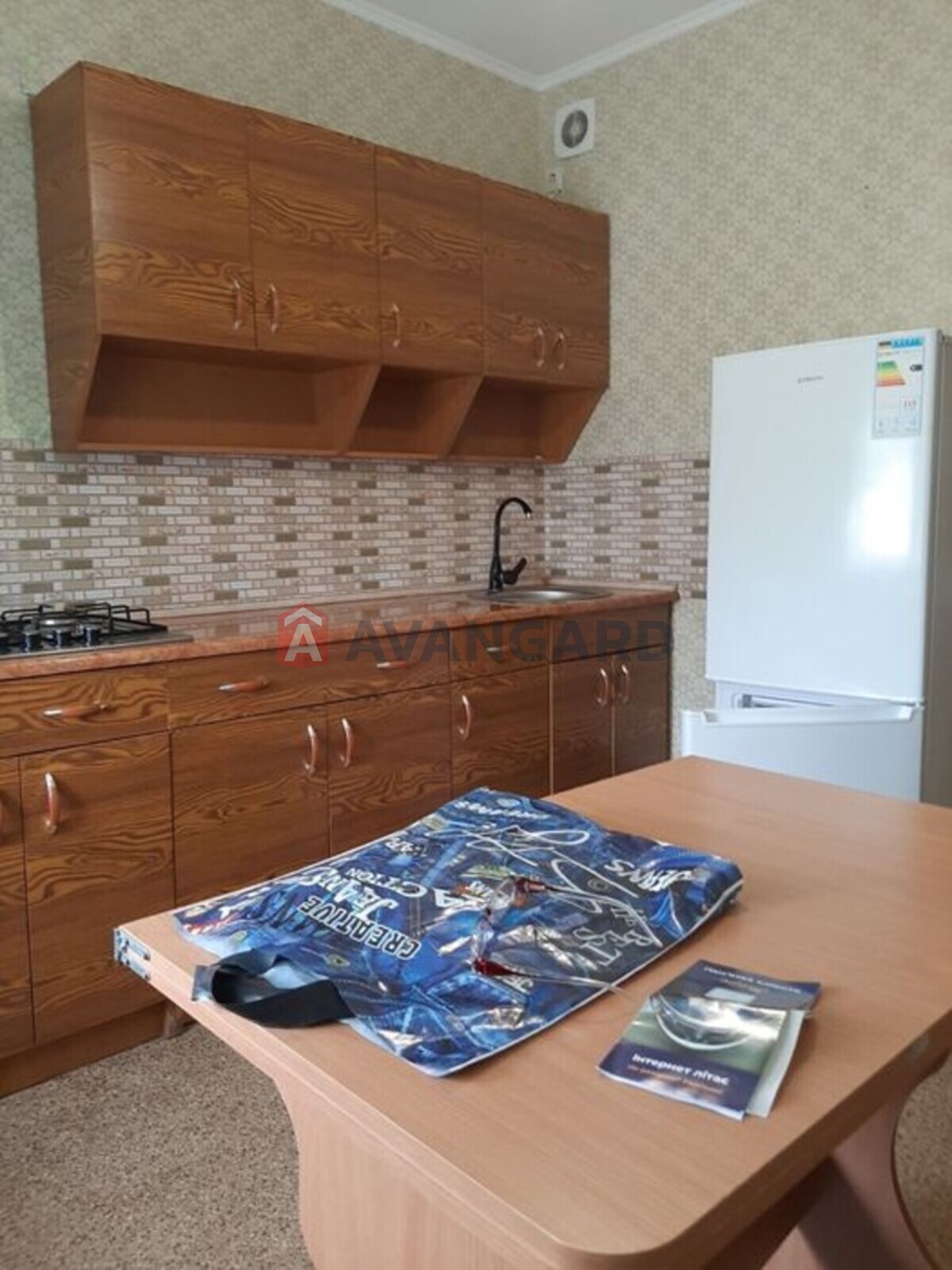 2 ����. ��������, 52/-/7 ��. �., 8/10 ���� ���� 2