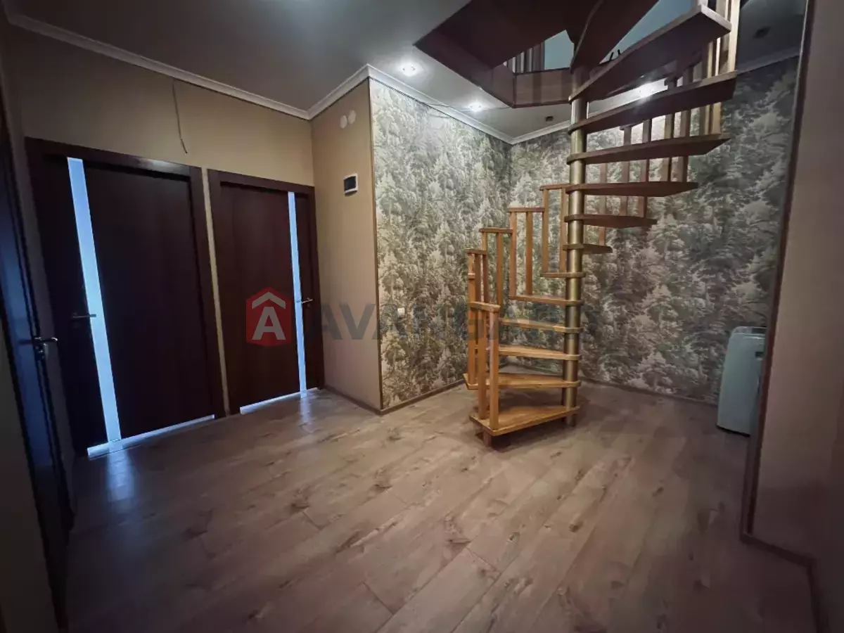 5 ��. ��������, 140/-/- ��. �., 1/3 ������ ���� 19