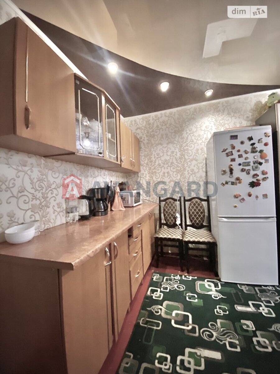 1 ��. ��������, 23/18/- ��. �., 3/5 ������ ���� 2