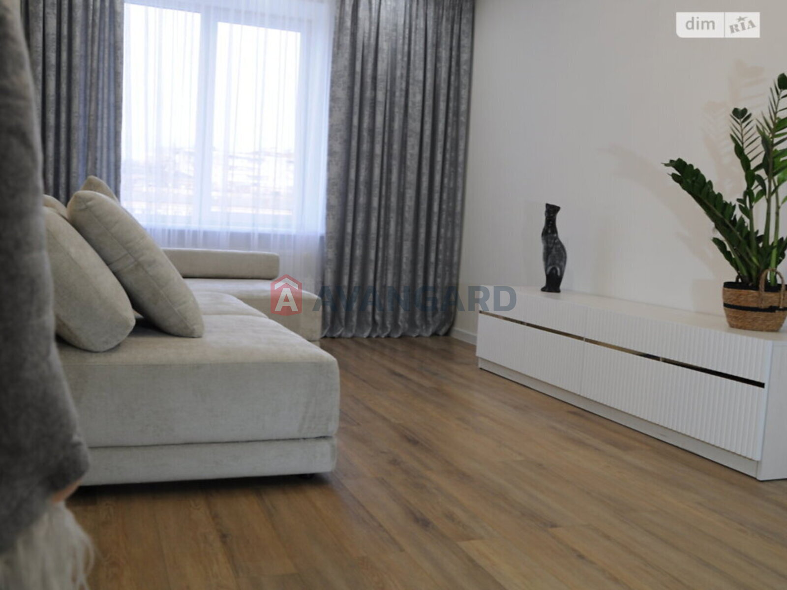 2 ��. ��������, 82/40/18 ��. �., 6/10 ������ ���� 3