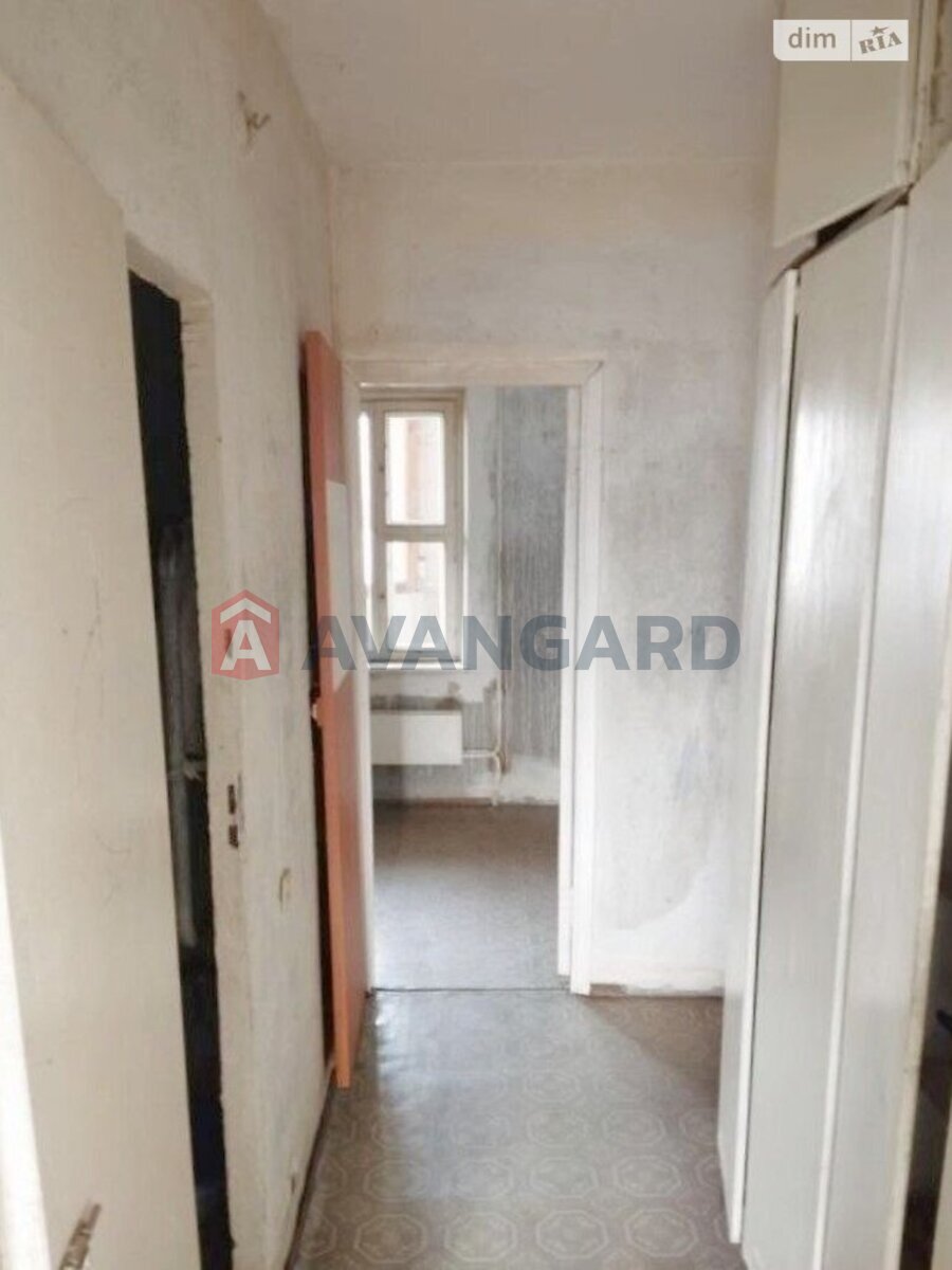 3 ��. ��������, 78/41/8 ��. �., 4/15 ������ ���� 10