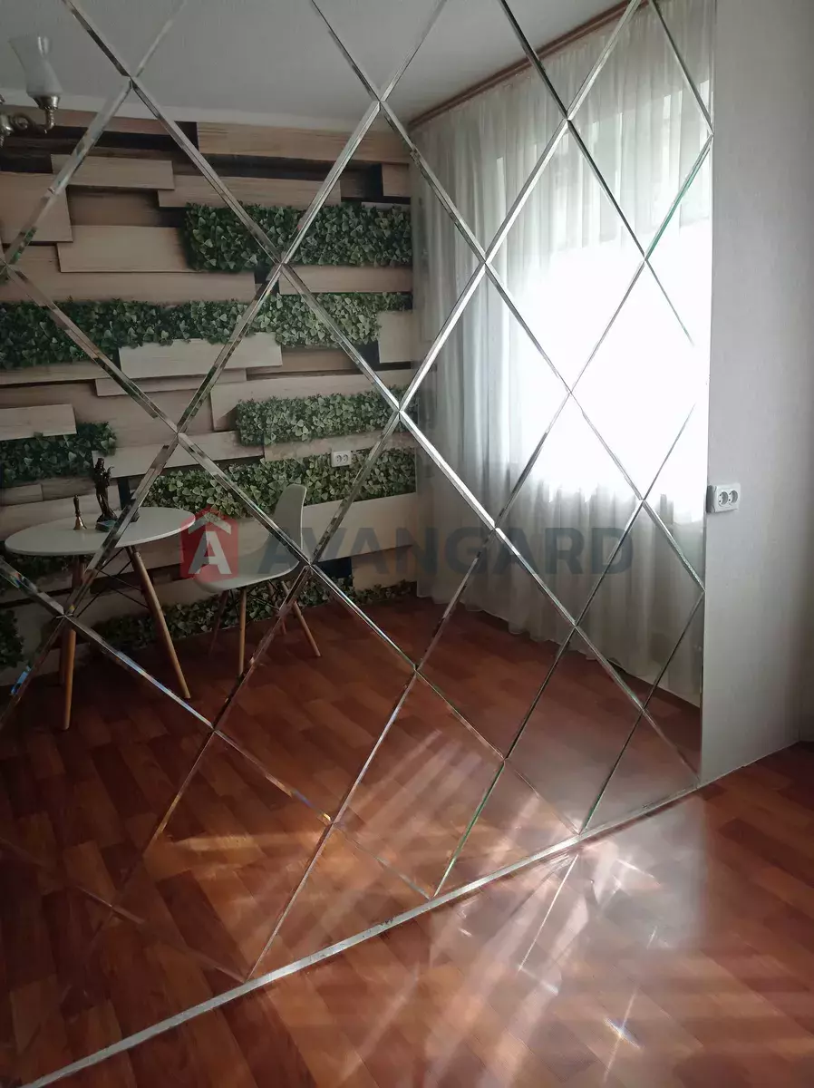 4 ��. ��������, 70/-/7 ��. �., 9/10 ������ ���� 10