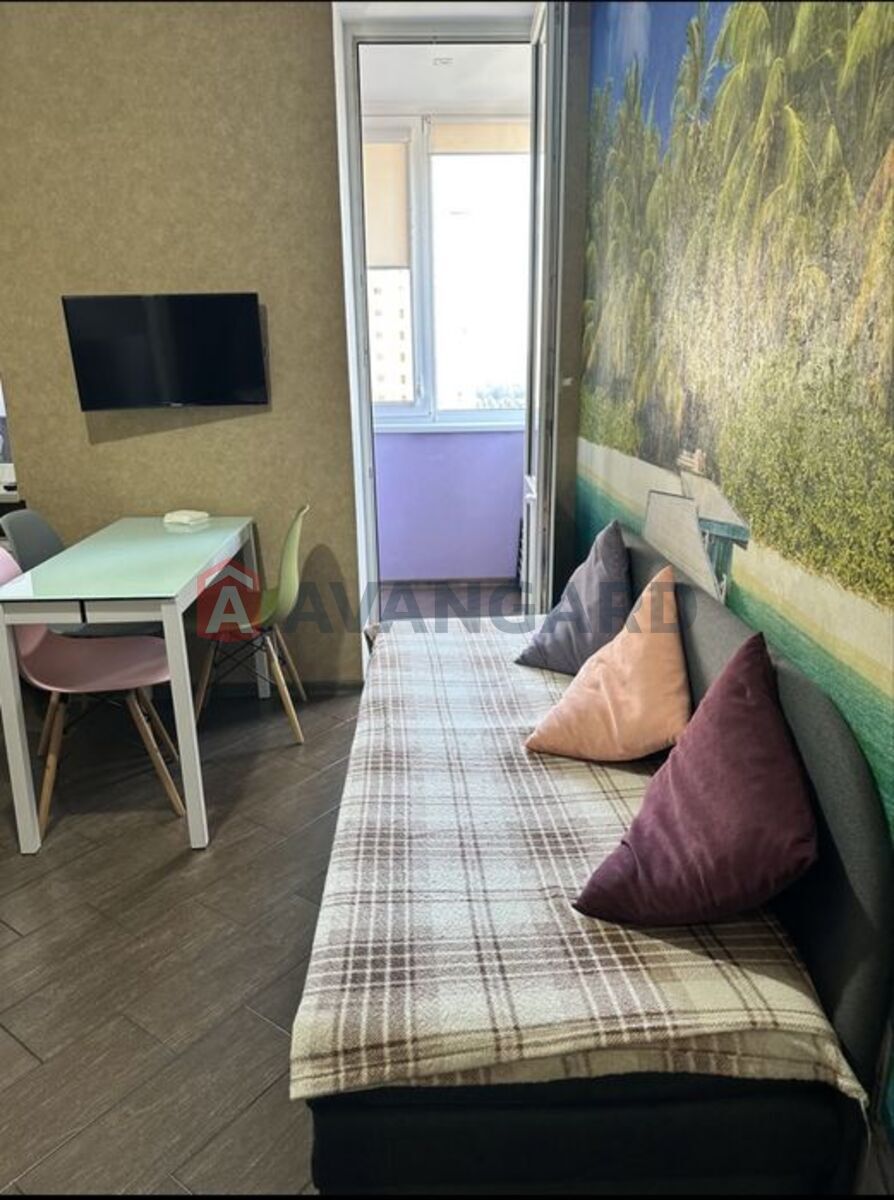 1 ����. ��������, 49/21.7/10 ��. �., 15/25 ���� ���� 2