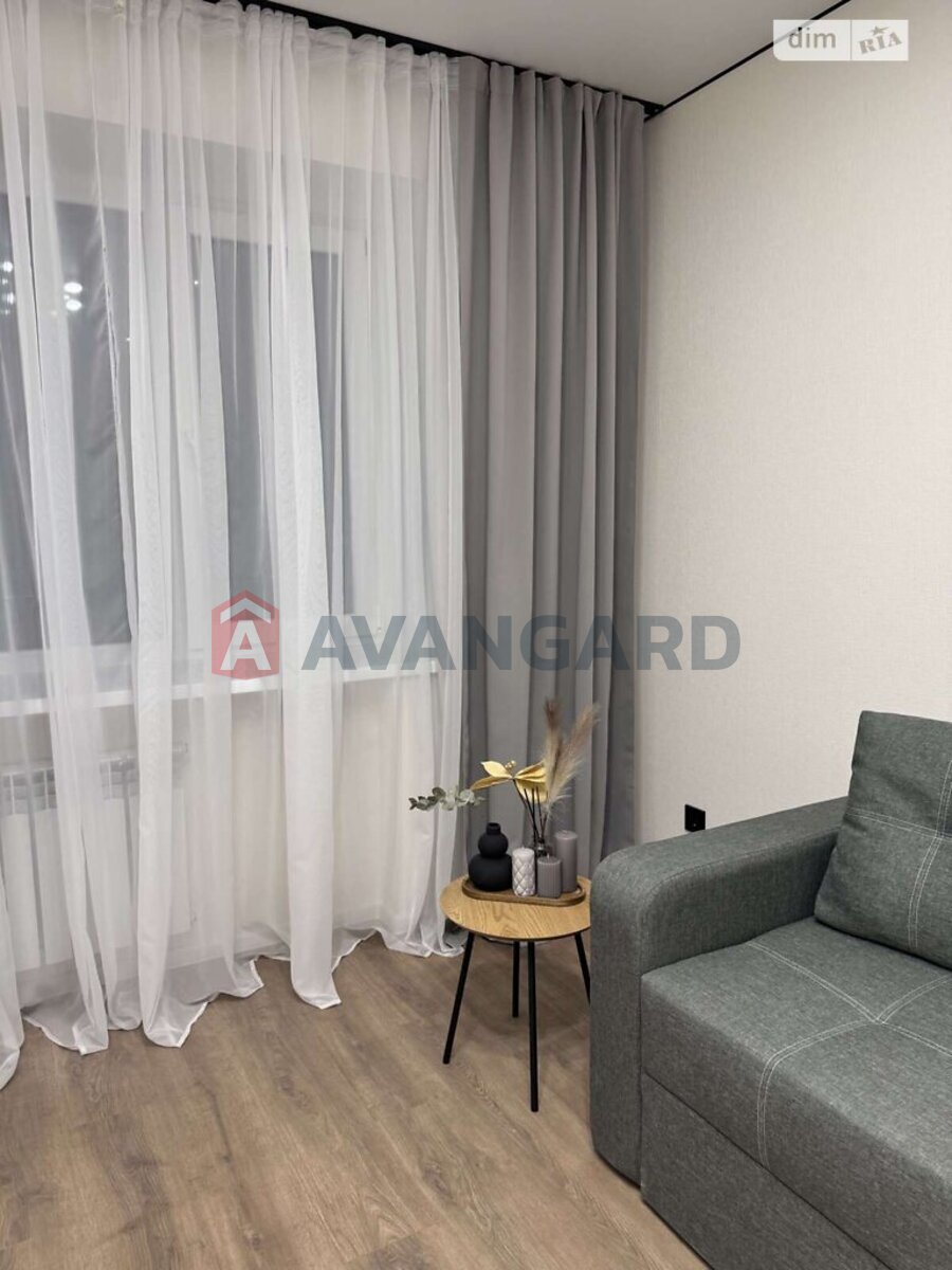 2 ��. ��������, 46/25/7 ��. �., 4/9 ������ ���� 20