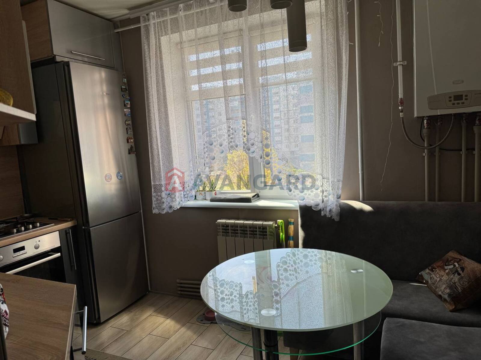 3 ��. ��������, 71/-/8 ��. �., 4/10 ������ ���� 5