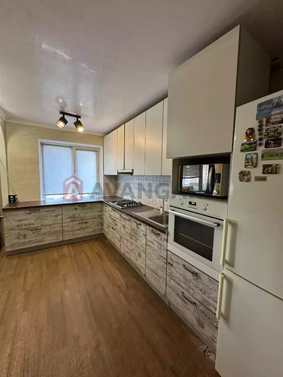 3 ��. ��������, 66/40/10 ��. �., 10/10 ������ ���� 18