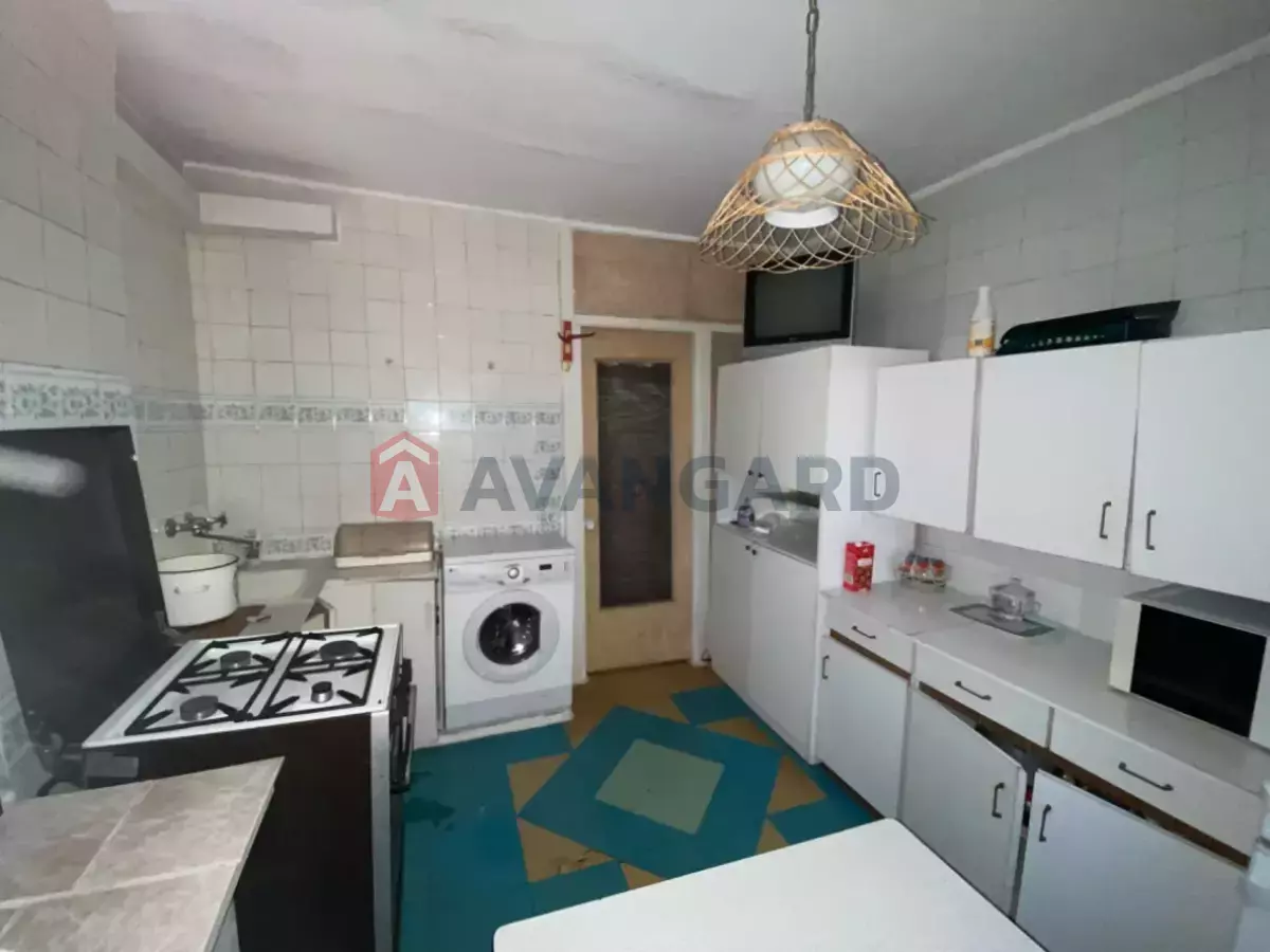 3 . , 58/-/9 . ., 4/9   8