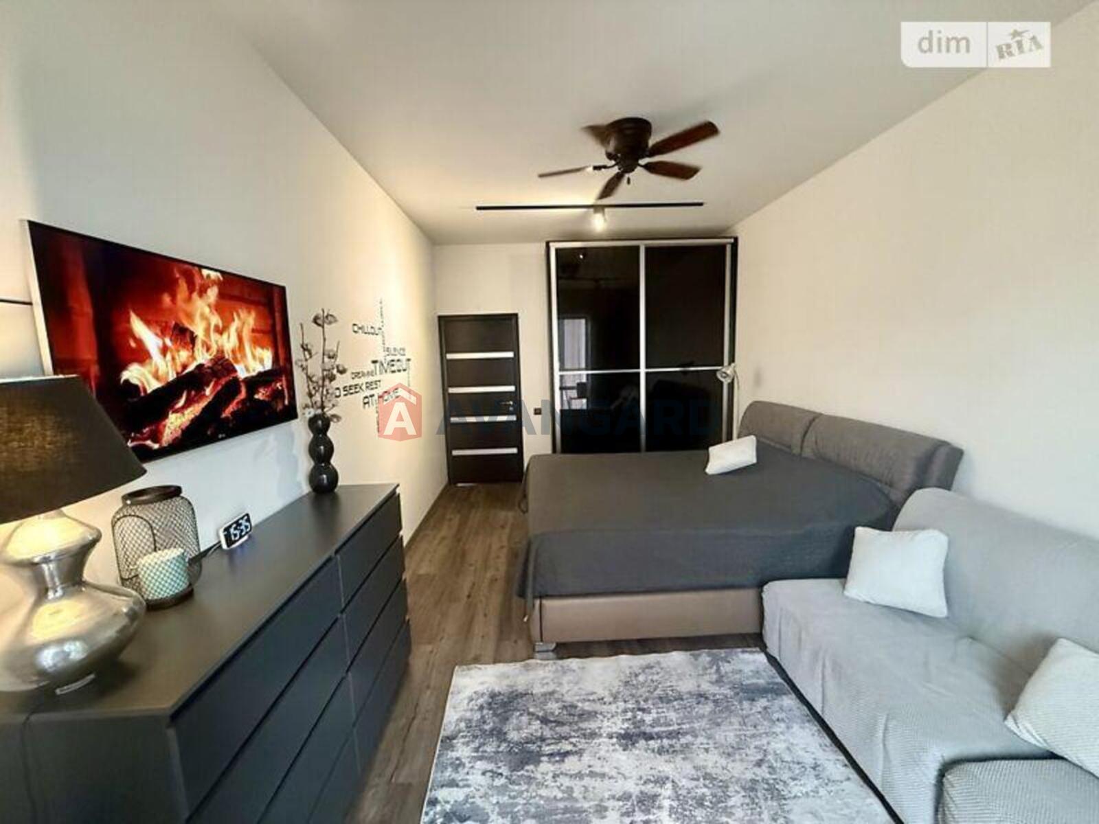 2 ��. ��������, 53/18/25 ��. �., 3/5 ������ ���� 19