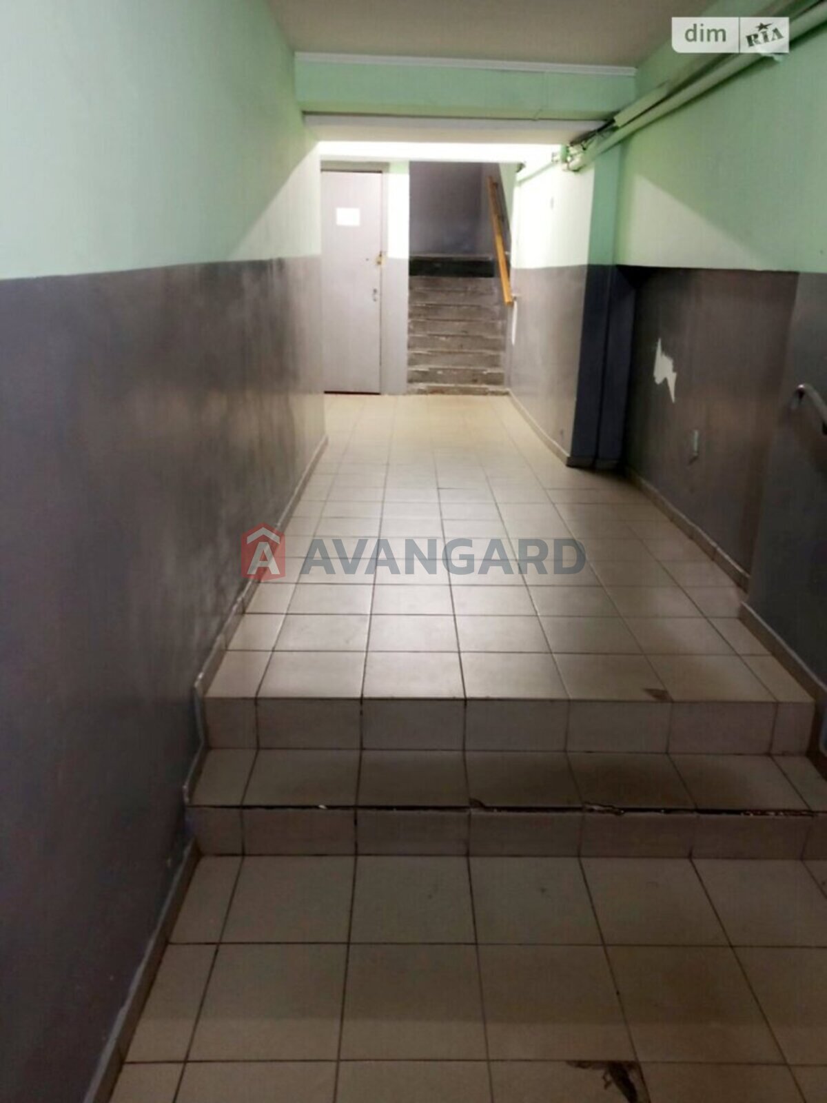 4 ��. ��������, 82/51/7 ��. �., 5/9 ������ ���� 4