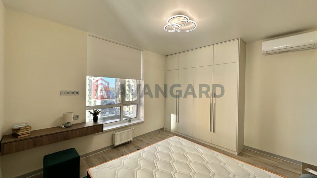 1 ��. ��������, 37/18/10 ��. �., 8/21 ������ ���� 24