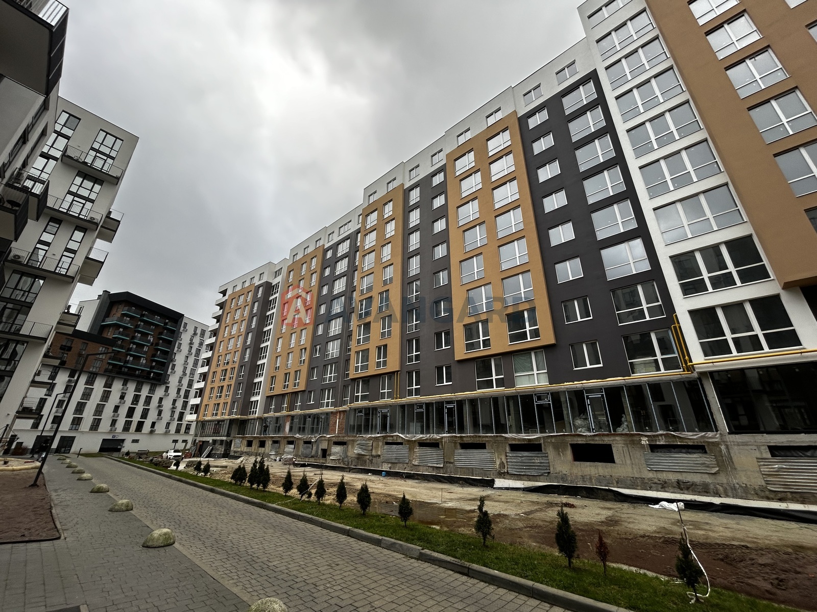 1 ��. ��������, 42/16/12 ��. �., 10/10 ������ ���� 2