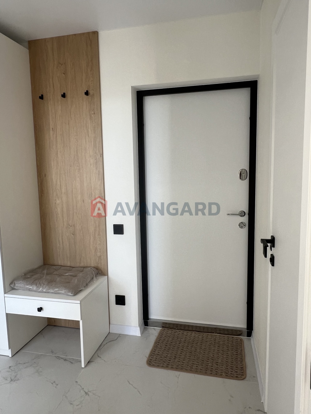 1 ����. ��������, 45/-/18 ��. �., 9/10 ���� ���� 12