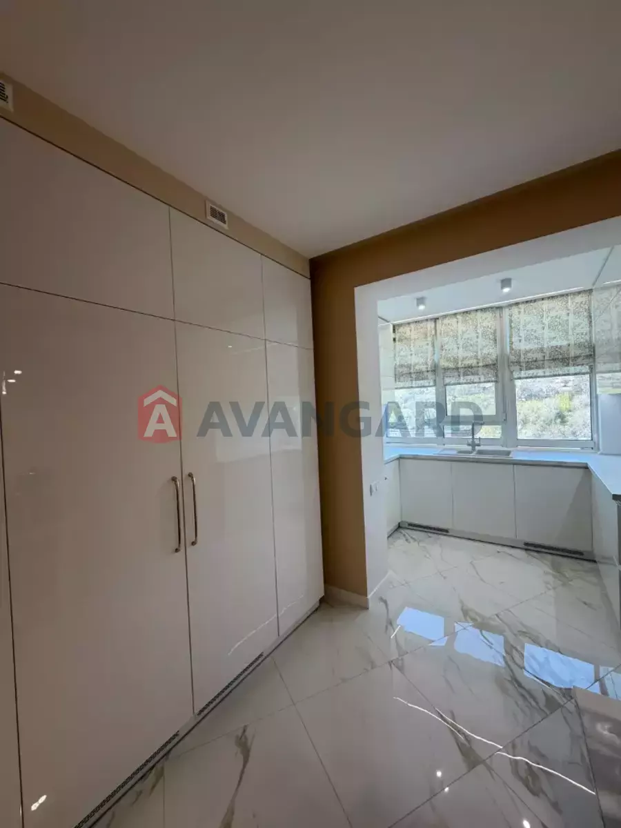 3 ��. ��������, 106/-/- ��. �., 10/18 ������ ���� 22