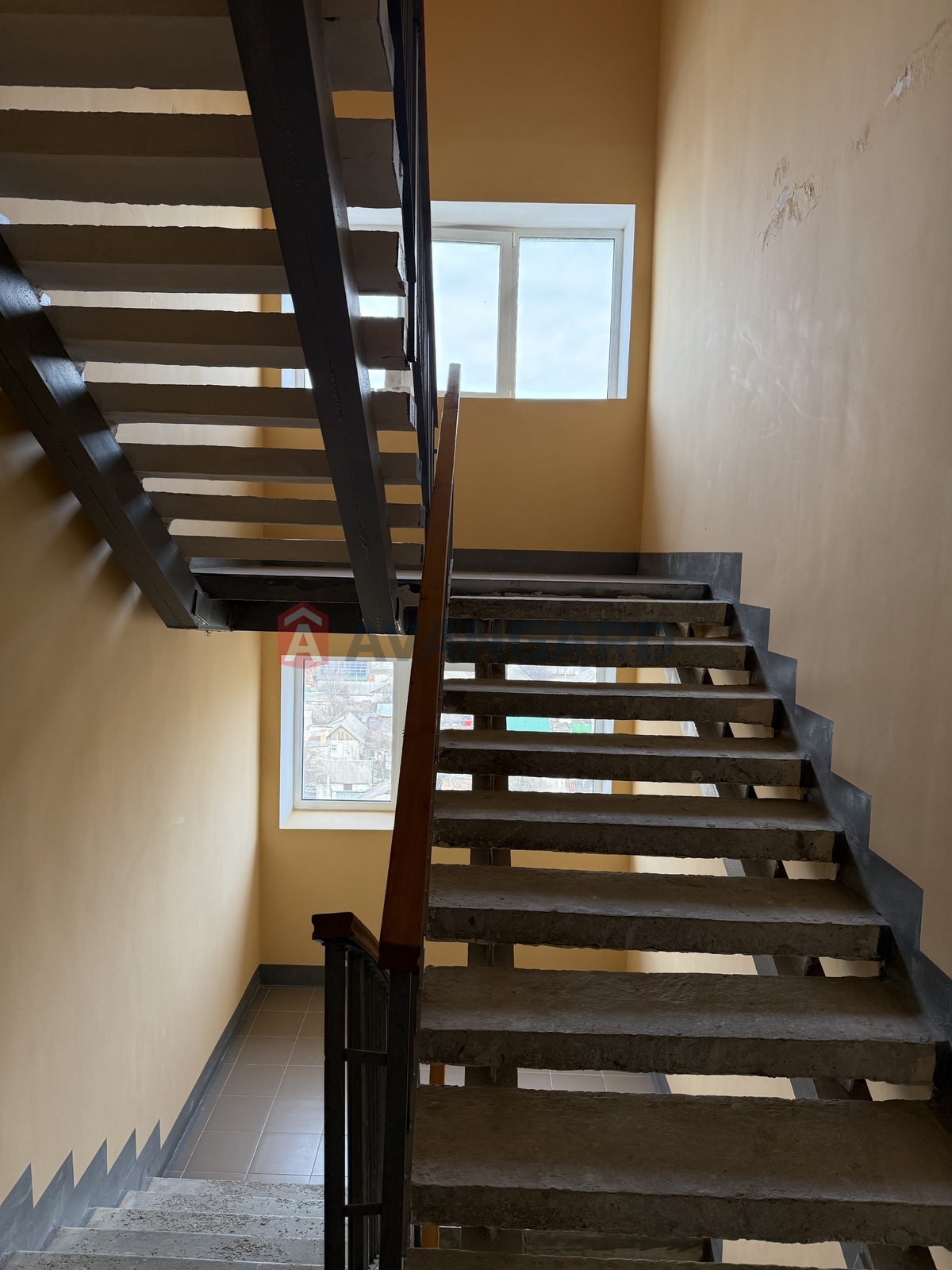 2 ��. ��������, 58/33/8 ��. �., 1/10 ������ ���� 4