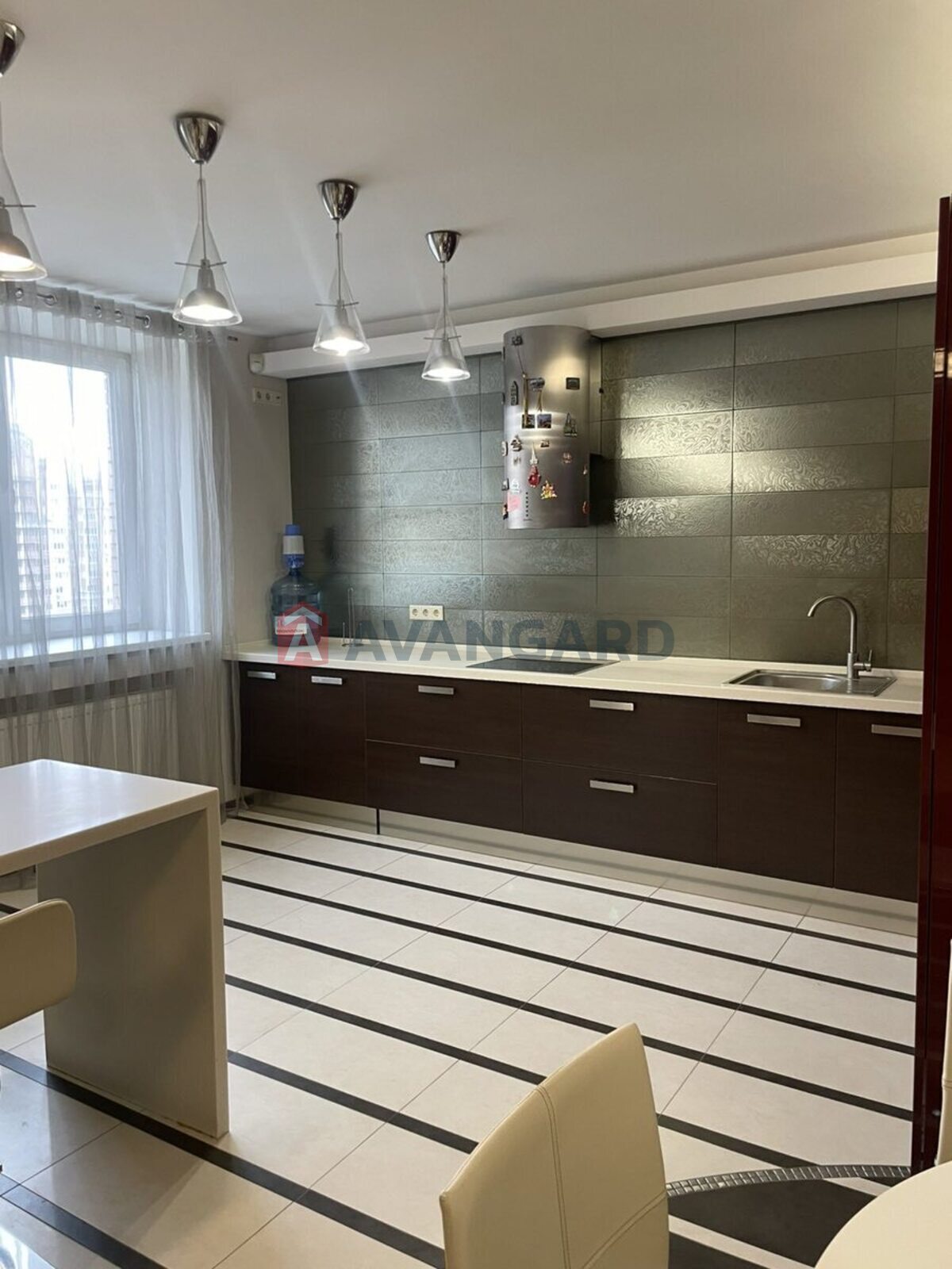 2 ��. ��������, 100/50/20 ��. �., 21/23 ������ ���� 2