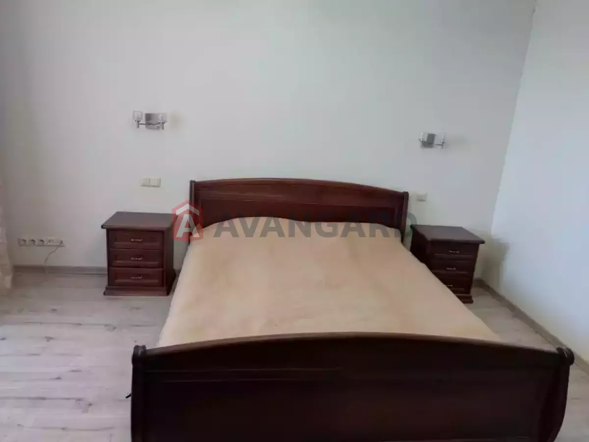 3 ����. ��������, 99/-/12 ��. �., 13/17 ���� ���� 8