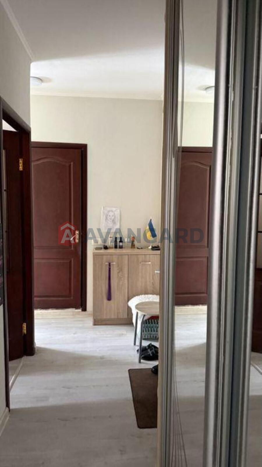 2 ����. ��������, 48/-/8 ��. �., 9/9 ���� ���� 8