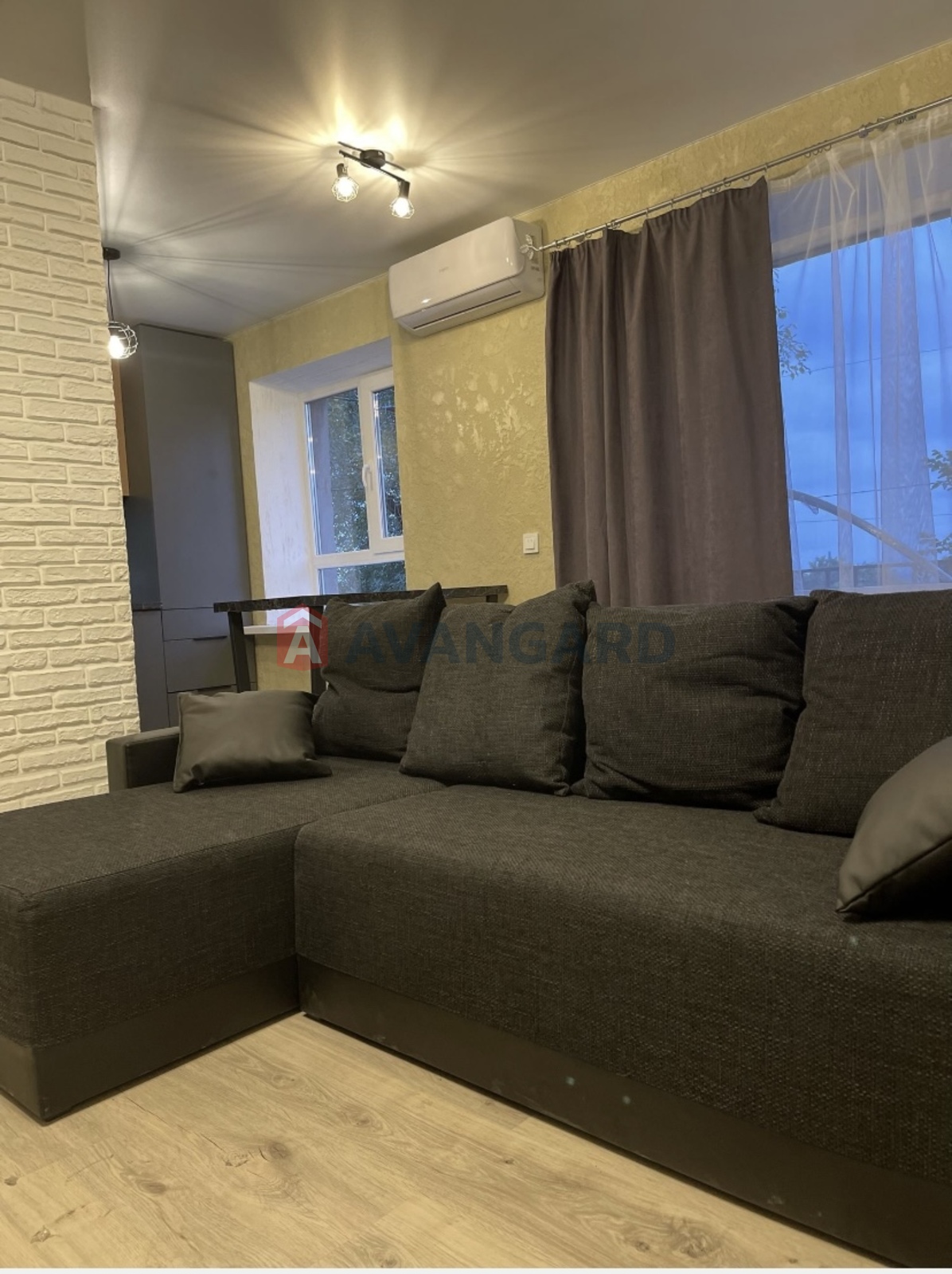 2 ��. ��������, 45/35/7 ��. �., 2/4 ������ ���� 8